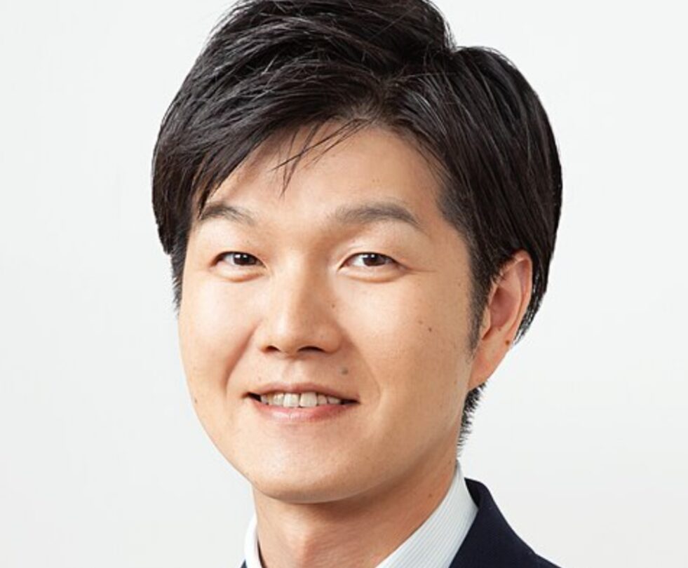 【画像】鈴木憲和の妻は美人弁護士！東大卒のエリートで元官僚だった！